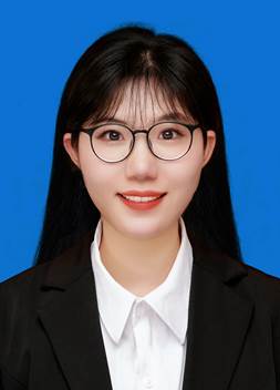 戴眼镜的女人在微笑AI 生成的内容可能不正确。